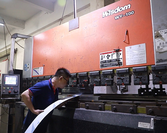 鈑金現(xiàn)場(chǎng)